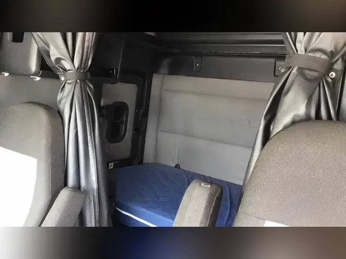 2021 Freightliner Cascadia 126