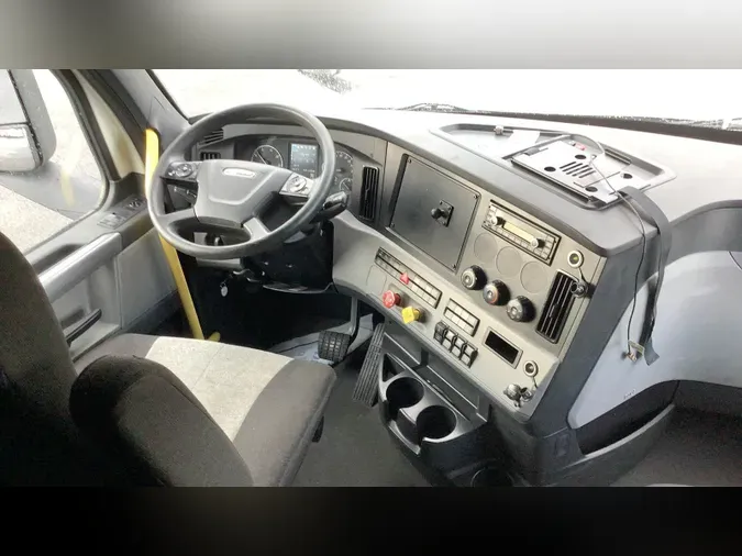 2022 Freightliner Cascadia 126