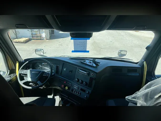 2024 Freightliner Cascadia 126