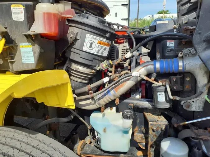 2016 FREIGHTLINER M2 106