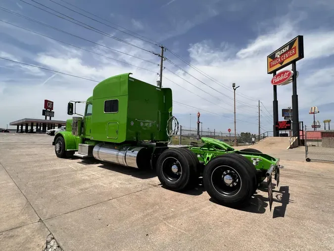 2023 Peterbilt 389