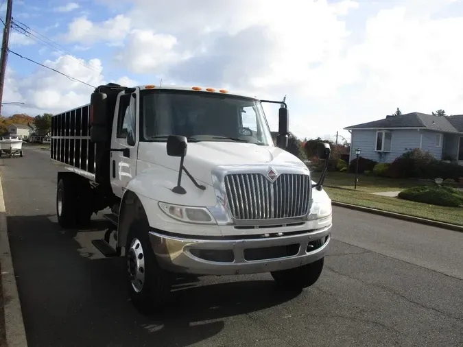 2017 INTERNATIONAL 4300