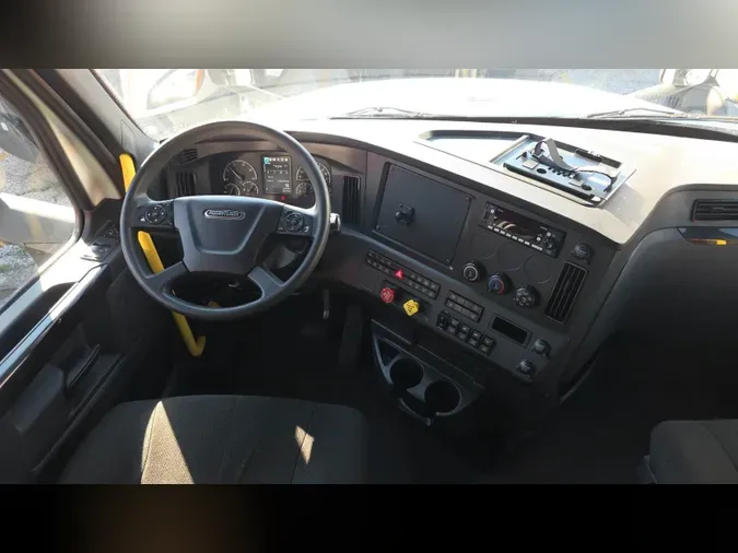 2023 Freightliner Cascadia 1262f217013876f777697f5db93006eb005