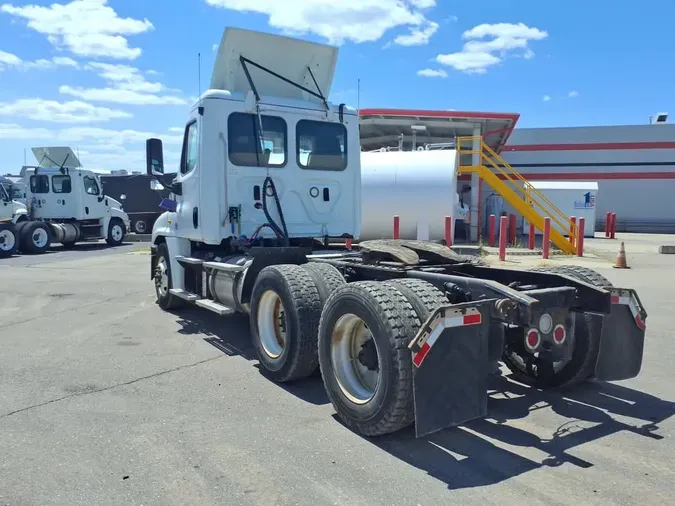2019 FREIGHTLINER/MERCEDES CASCADIA 1252f2455cdcd18d9a91512d8bb144de895