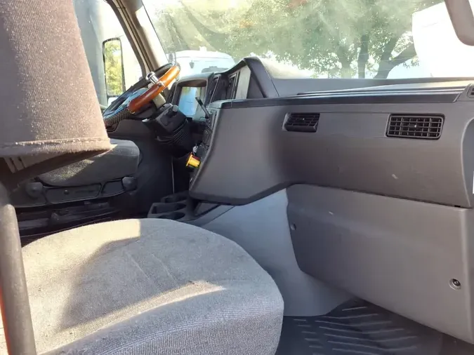 2020 NAVISTAR INTERNATIONAL LT625 SLPR CAB2f258d4a4f9a723e98b2ce1e4bdb3a20