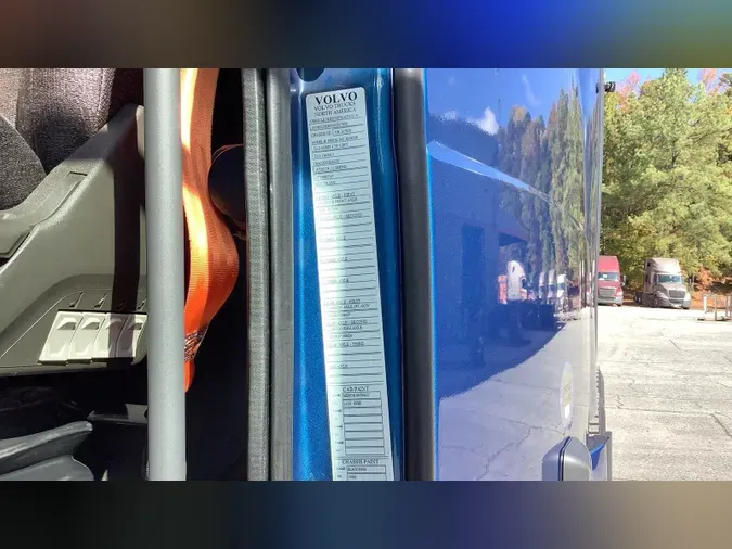 2022 Volvo VNL7602f27a1edf0f56dcc0d5cbfe19247f496