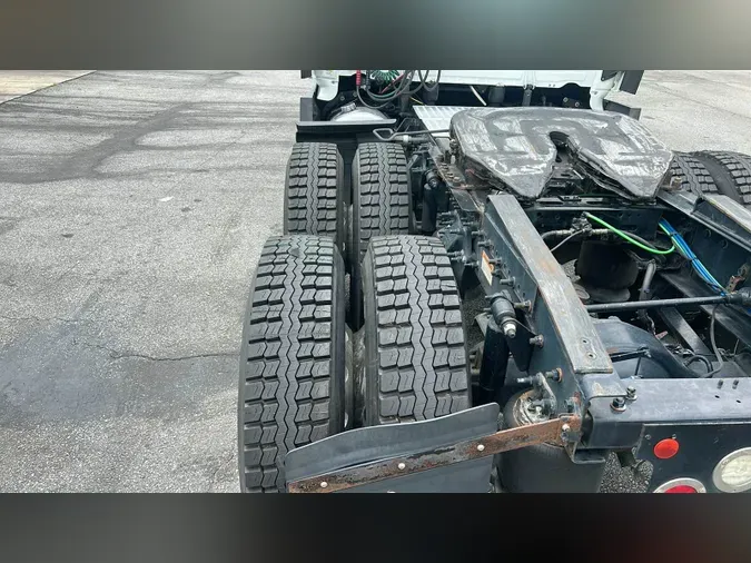 2020 Freightliner Cascadia 126