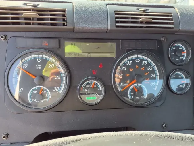 2019 FREIGHTLINER CASCADIA 113