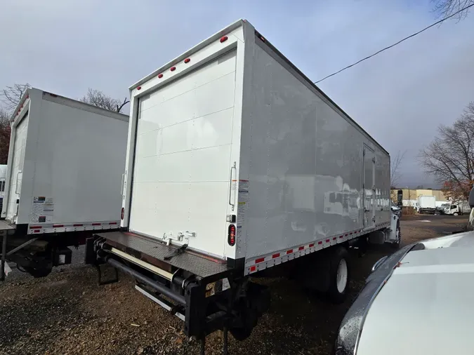 2017 FREIGHTLINER/MERCEDES M2 106