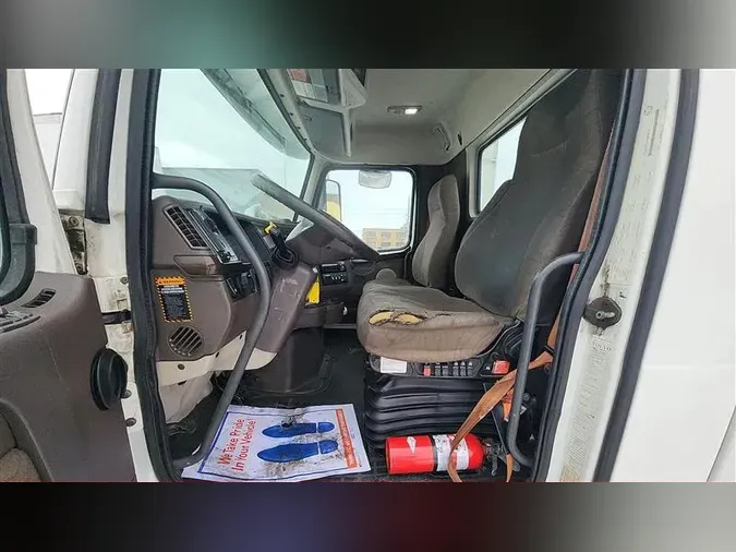 2018 VOLVO VNL300