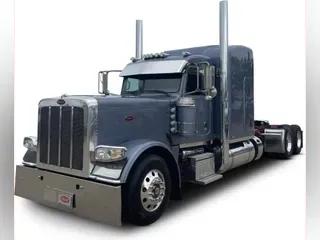 2023 Peterbilt 389