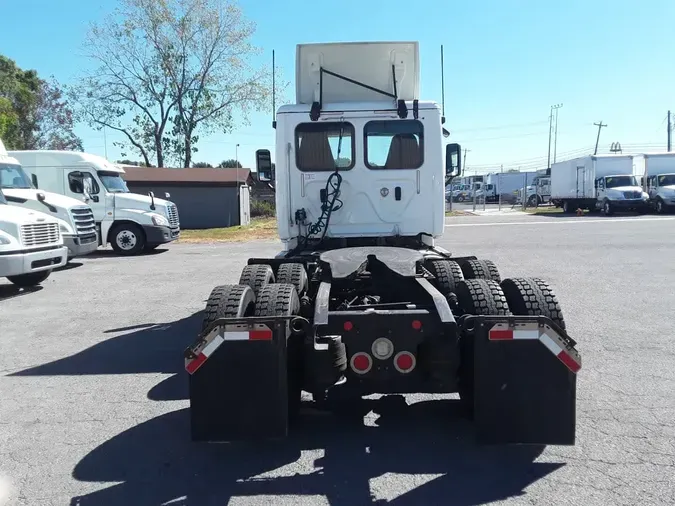 2018 FREIGHTLINER/MERCEDES CASCADIA 125