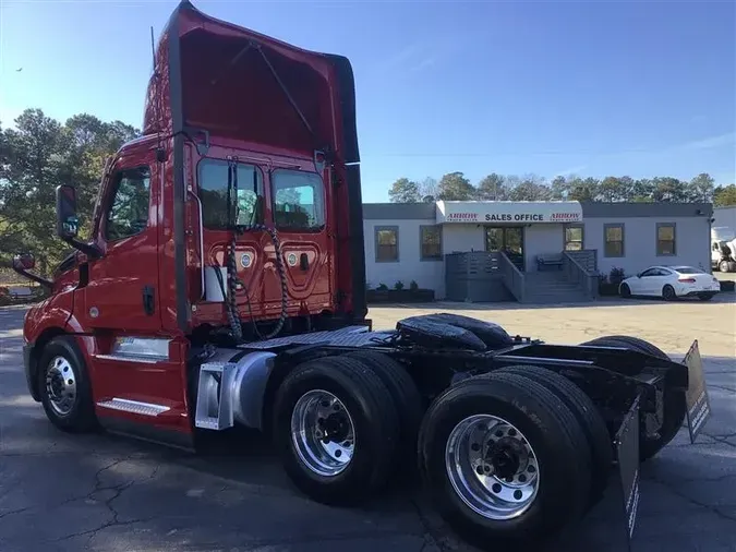 2021 FREIGHTLINER CA126