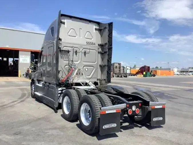 2023 Freightliner Cascadia