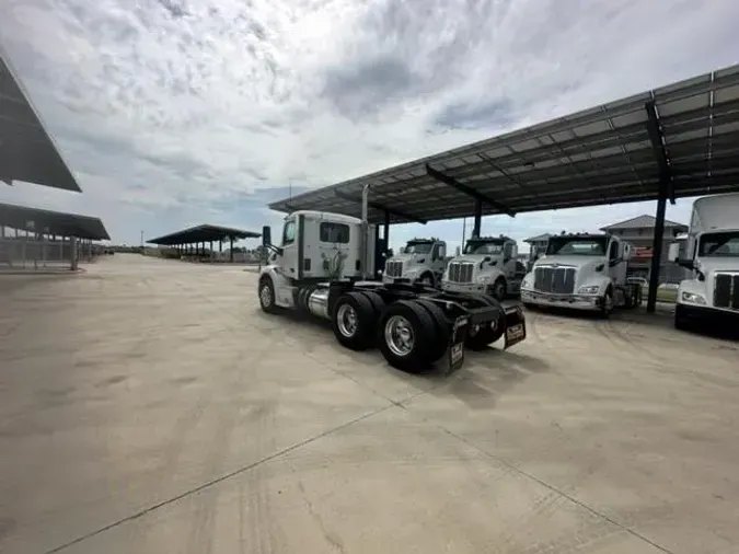 2017 Peterbilt 579