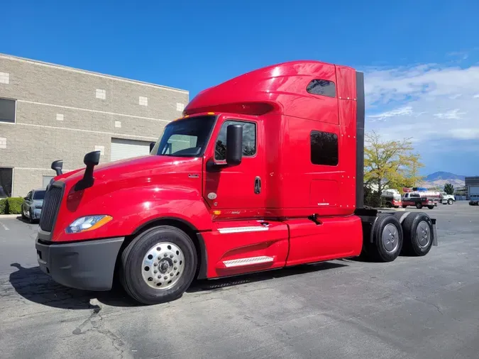 2022 International LT625