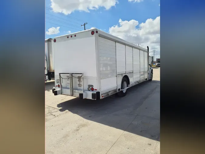 2017 FREIGHTLINER/MERCEDES M2 106