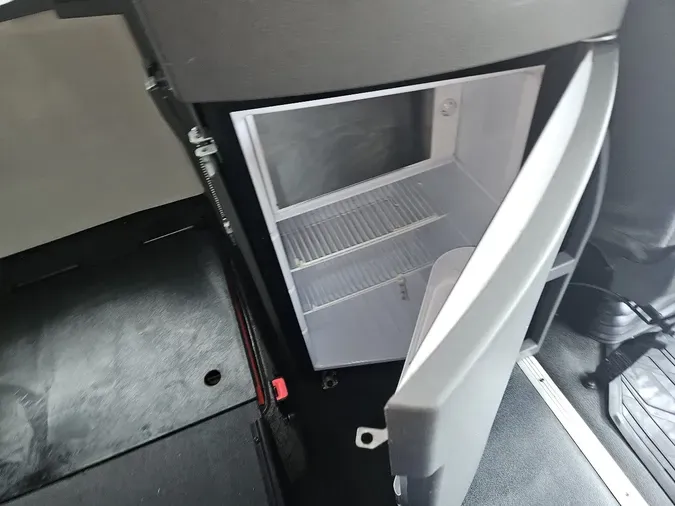 2023 VOLVO VNL64T860