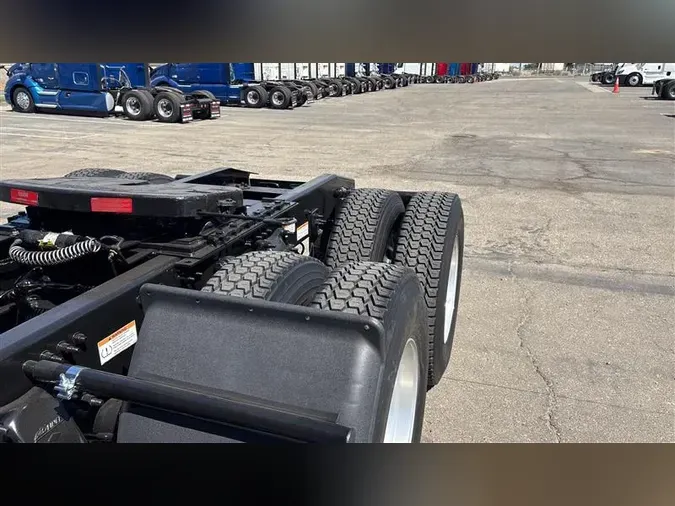 2022 FREIGHTLINER CA126