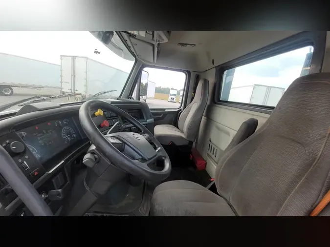 2019 Volvo VNL300