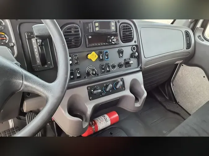 2019 FREIGHTLINER/MERCEDES M2 106