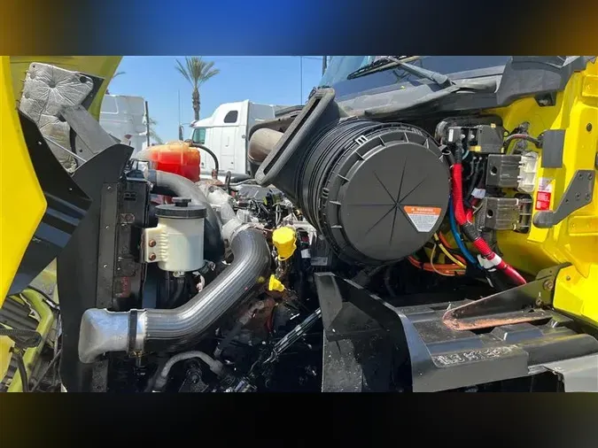 2018 INTERNATIONAL RH613