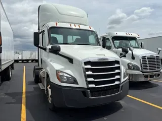 2020 FREIGHTLINER NEW CASCADIA 126