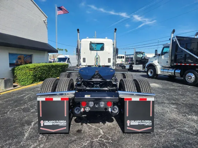 2026 Kenworth T880