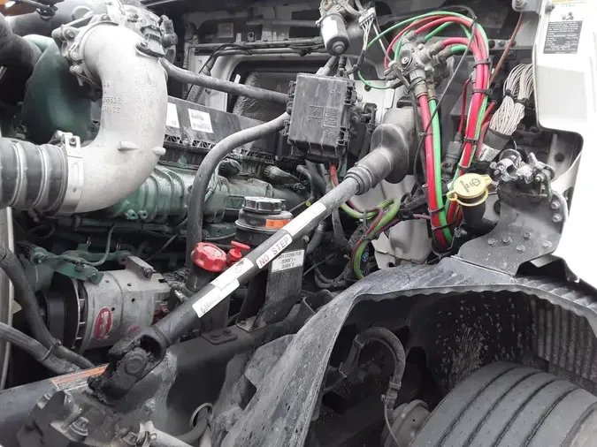 2020 VOLVO VNR64T-6402f4f1f2568f4bac5a76cb64e10078ba3