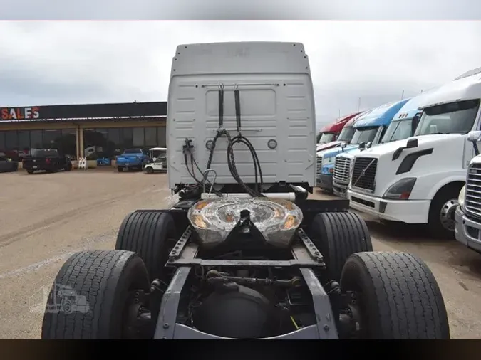 2020 VOLVO VNR62T640