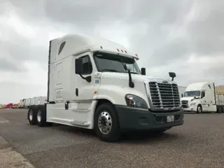 2017 FREIGHTLINER X12564ST