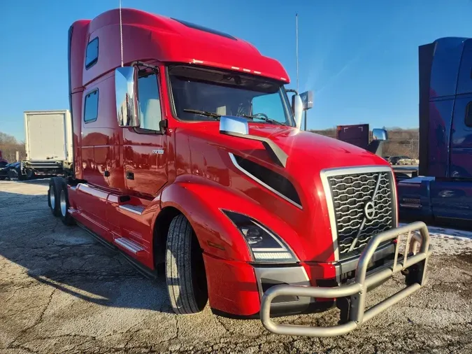 2023 VOLVO VNL64T860