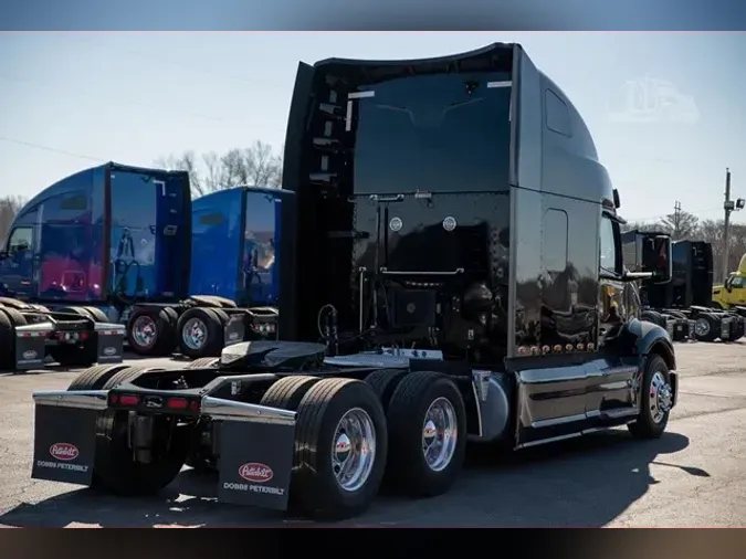 2023 PETERBILT 579