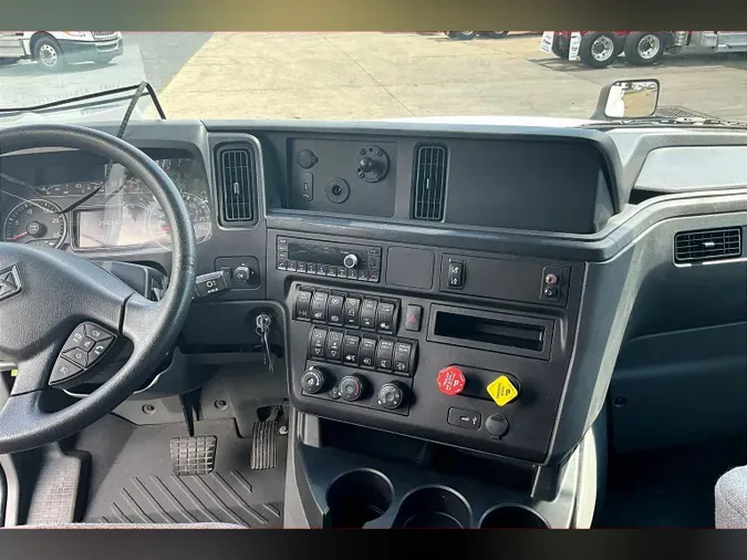 2022 INT LT625 6x4