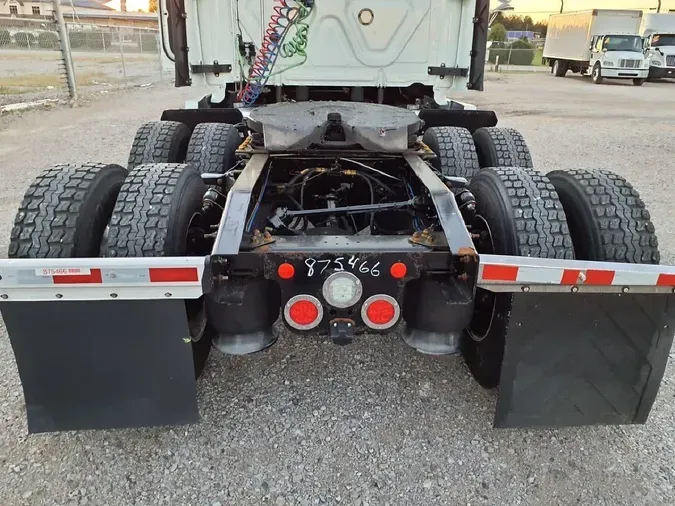 2020 FREIGHTLINER Cascadia 126