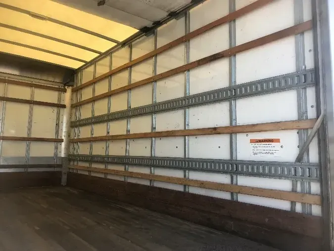 2018 HINO TRUCK 155