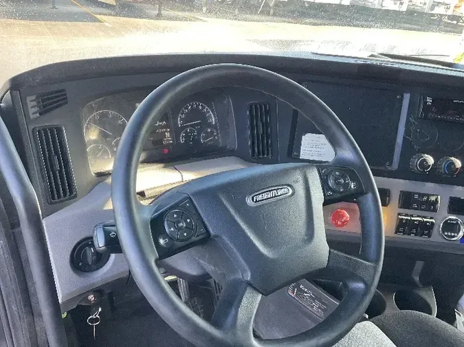 2019 Freightliner T12664ST