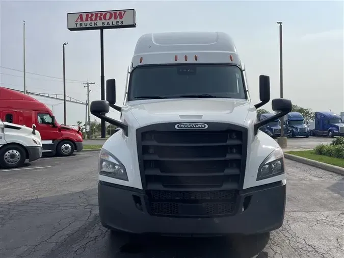 2022 FREIGHTLINER CA126