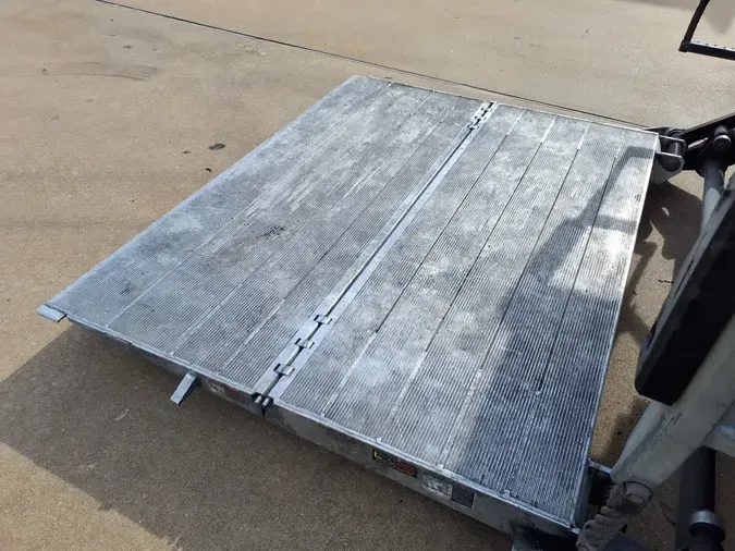 2019 FREIGHTLINER/MERCEDES M2 106