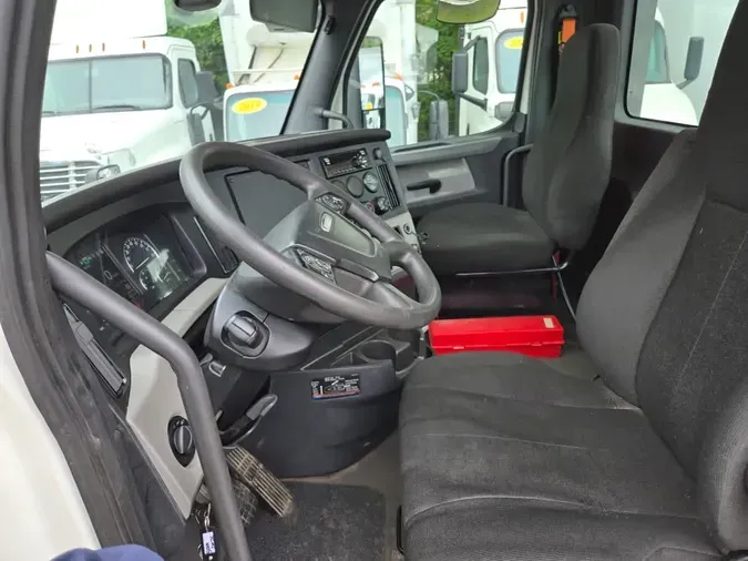 2019 FREIGHTLINER NEW CASCADIA 116