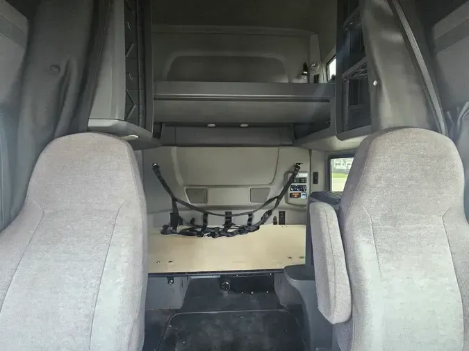 2020 NAVISTAR INTERNATIONAL LT625 SLPR CAB