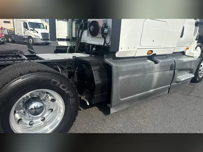 2021 INTERNATIONAL LT