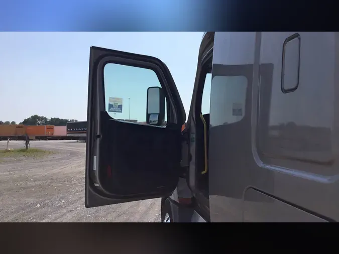 2023 Freightliner Cascadia 1262f6c91e16a2bff54379960957bbcf0dd