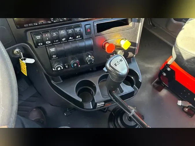 2018 INTERNATIONAL RH613