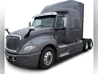 2022 International LT625