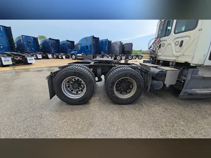 2019 Freightliner Cascadia 1262f6f6d53e3c0b2e924f0d24d71cd7461