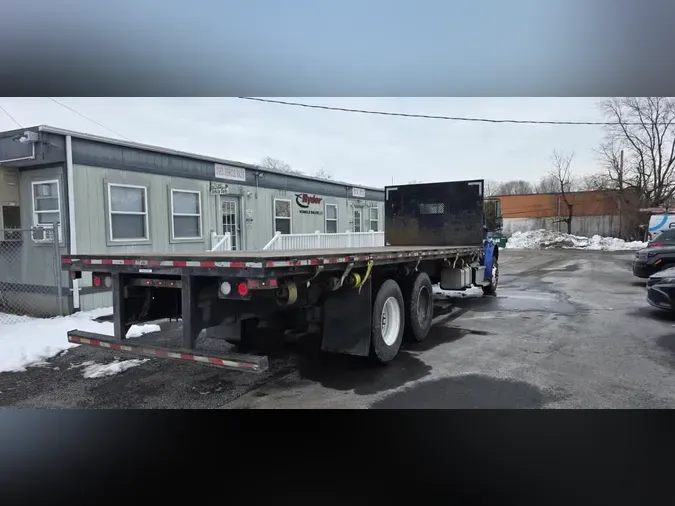 2021 FREIGHTLINER/MERCEDES M2 106