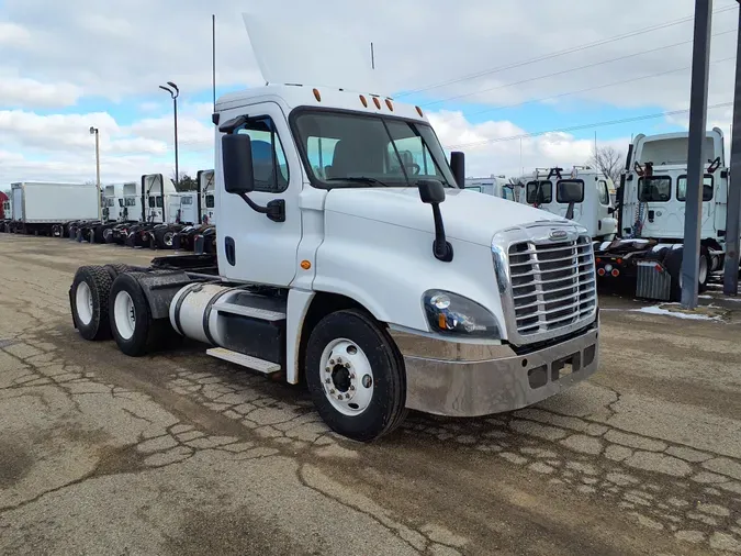 2018 FREIGHTLINER/MERCEDES CASCADIA 125