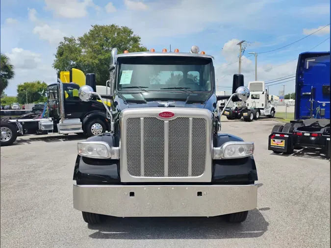 2023 Peterbilt 567