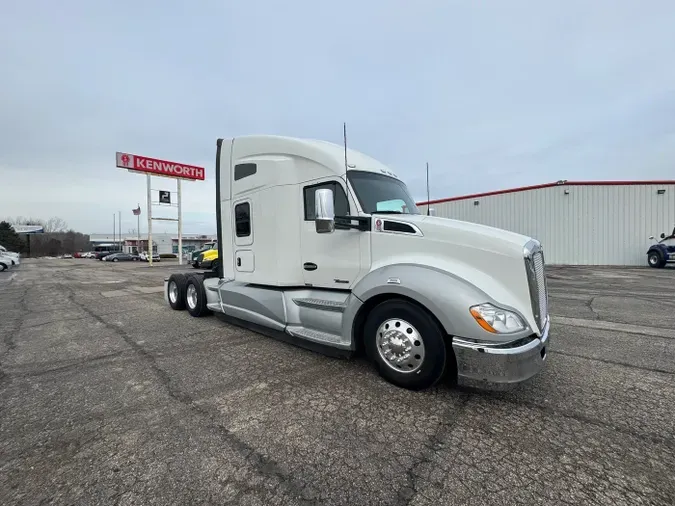 2022 Kenworth T680